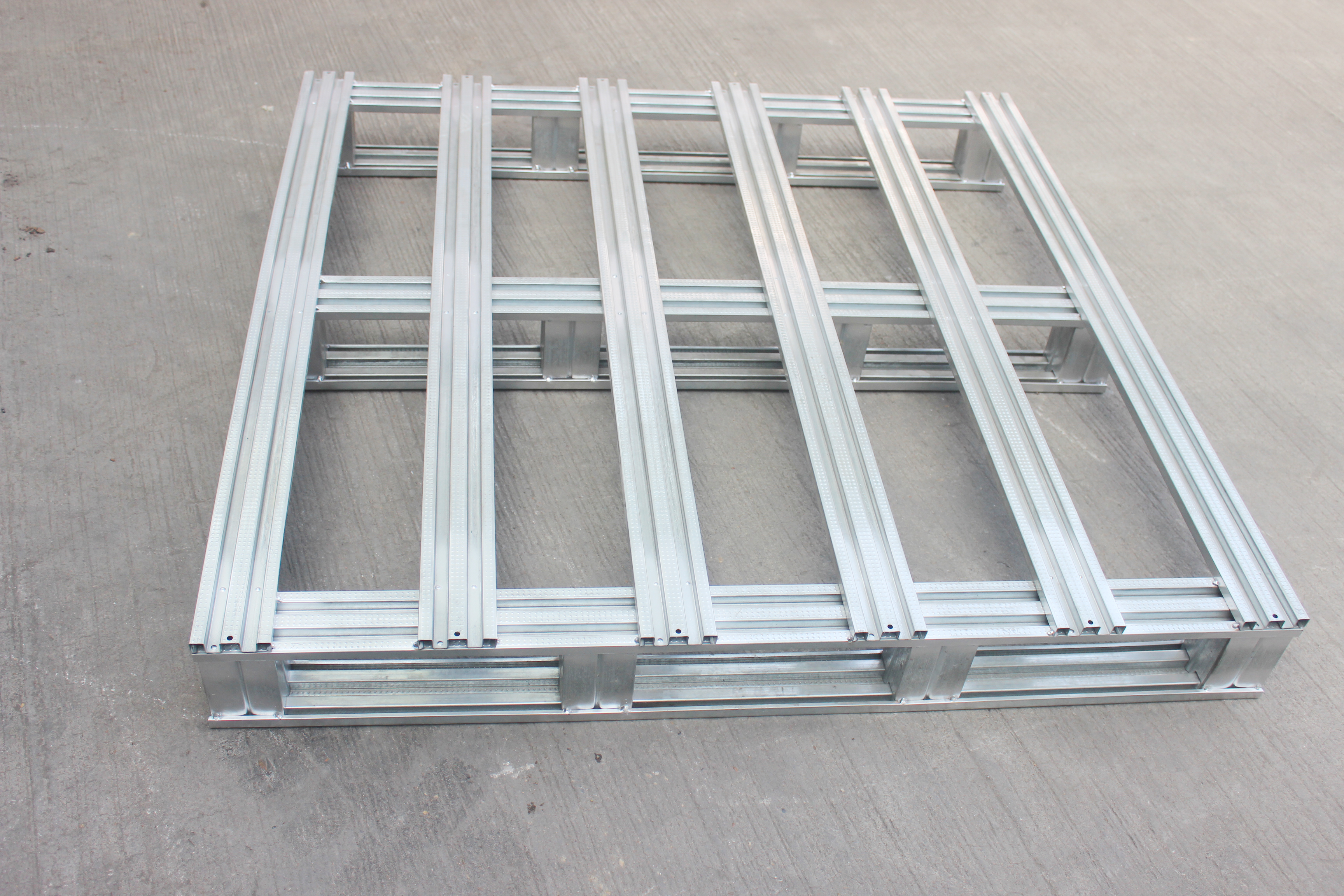 steel pallet 