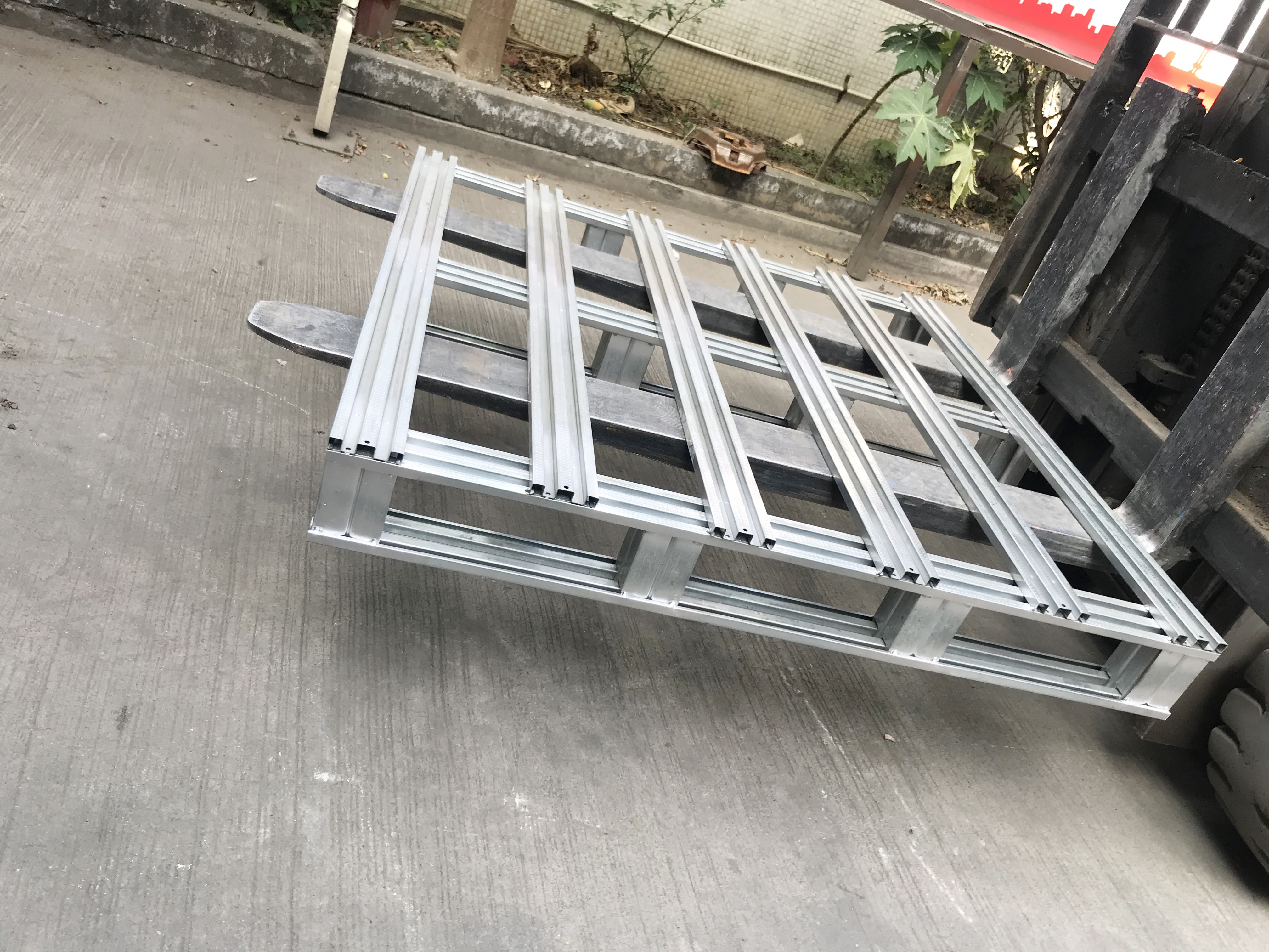 steel pallet 